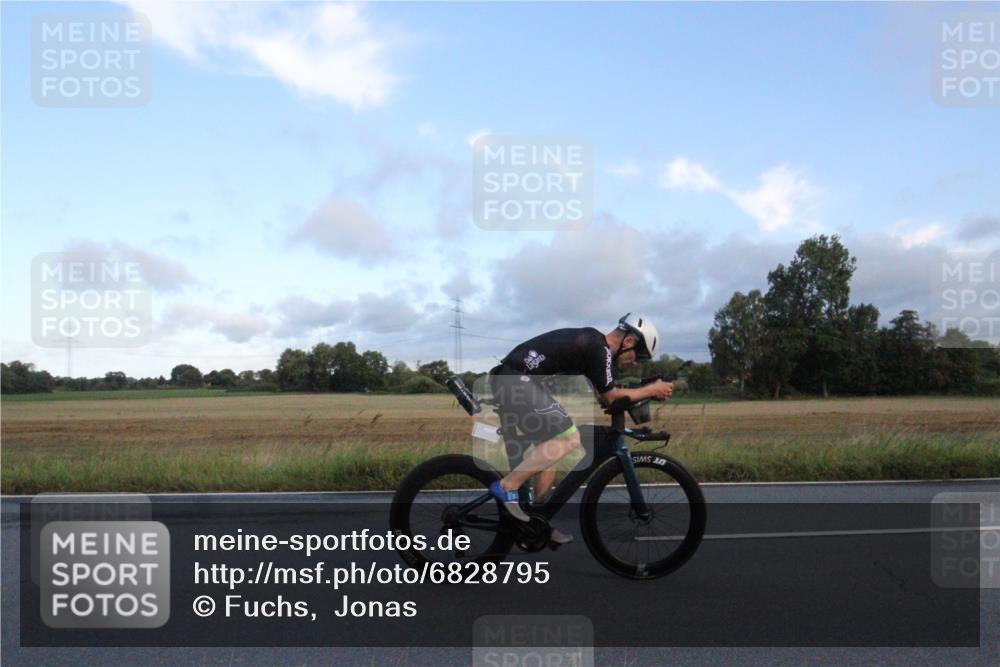 25.08.2024 - Elbe Triathlon Hamburg Fuchs,  Jonas http://msf.ph/oto/6828795 25.08.2024 08:54:42 Radfahren 158, 34, 39 meine-sportfotos.de