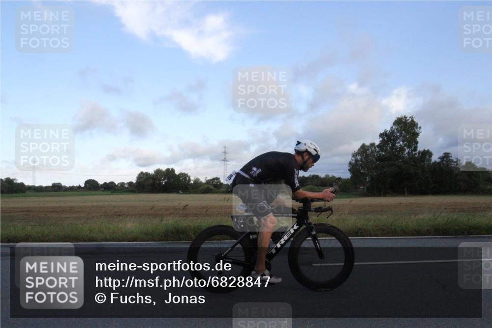 25.08.2024 - Elbe Triathlon Hamburg Fuchs,  Jonas http://msf.ph/oto/6828847 25.08.2024 08:55:33 Radfahren 198 meine-sportfotos.de