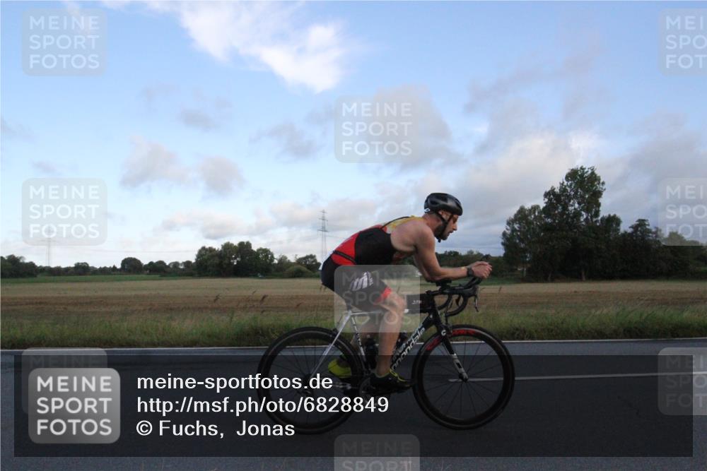 25.08.2024 - Elbe Triathlon Hamburg Fuchs,  Jonas http://msf.ph/oto/6828849 25.08.2024 08:55:43 Radfahren 76, 105 meine-sportfotos.de