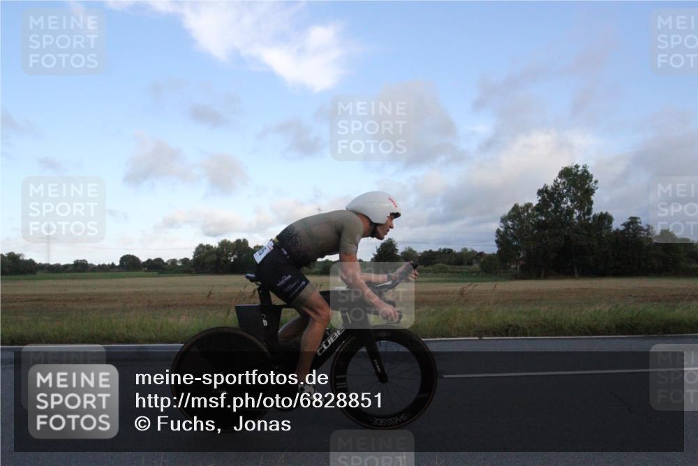 25.08.2024 - Elbe Triathlon Hamburg Fuchs,  Jonas http://msf.ph/oto/6828851 25.08.2024 08:55:47 Radfahren 76, 105 meine-sportfotos.de