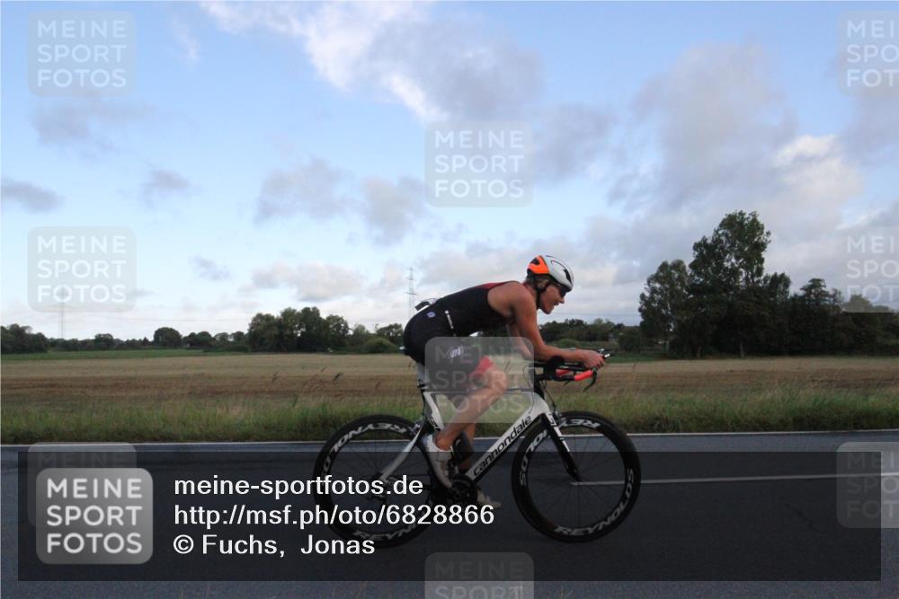 25.08.2024 - Elbe Triathlon Hamburg Fuchs,  Jonas http://msf.ph/oto/6828866 25.08.2024 08:56:24 Radfahren 122, 60 meine-sportfotos.de