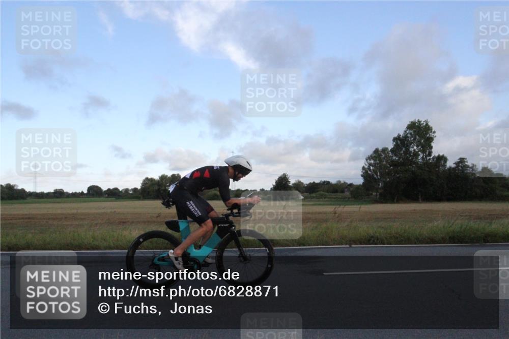 25.08.2024 - Elbe Triathlon Hamburg Fuchs,  Jonas http://msf.ph/oto/6828871 25.08.2024 08:56:25 Radfahren 122, 60 meine-sportfotos.de