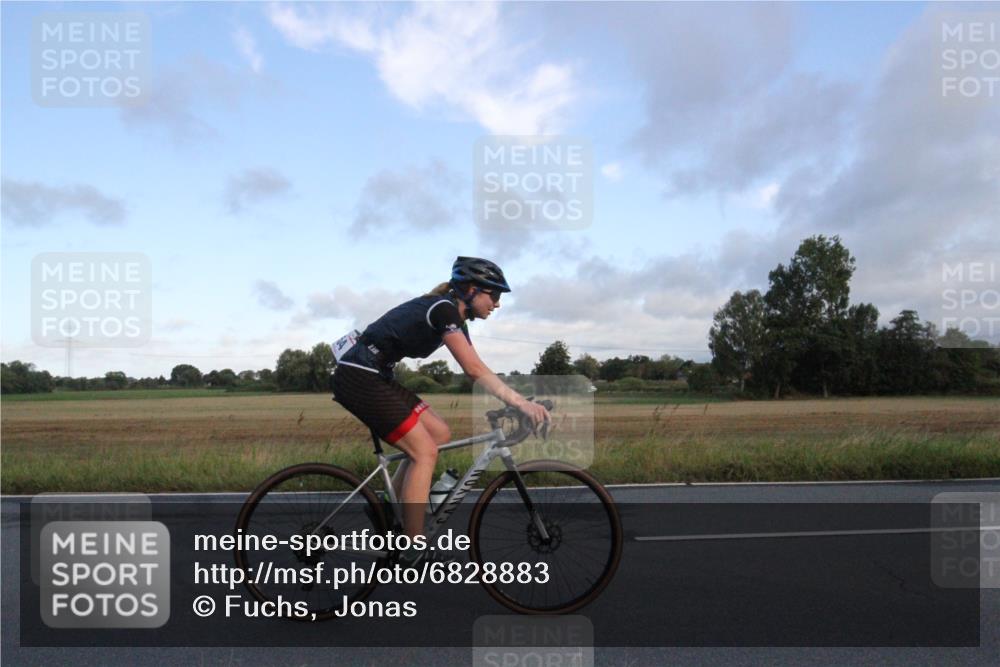 25.08.2024 - Elbe Triathlon Hamburg Fuchs,  Jonas http://msf.ph/oto/6828883 25.08.2024 08:56:44 Radfahren 64, 131, 35, 154, 150 meine-sportfotos.de