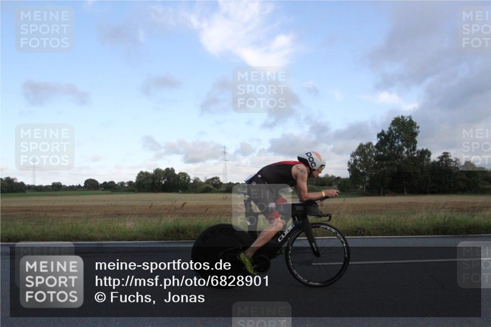 25.08.2024 - Elbe Triathlon Hamburg Fuchs,  Jonas http://msf.ph/oto/6828901 25.08.2024 08:57:01 Radfahren 46, 86 meine-sportfotos.de