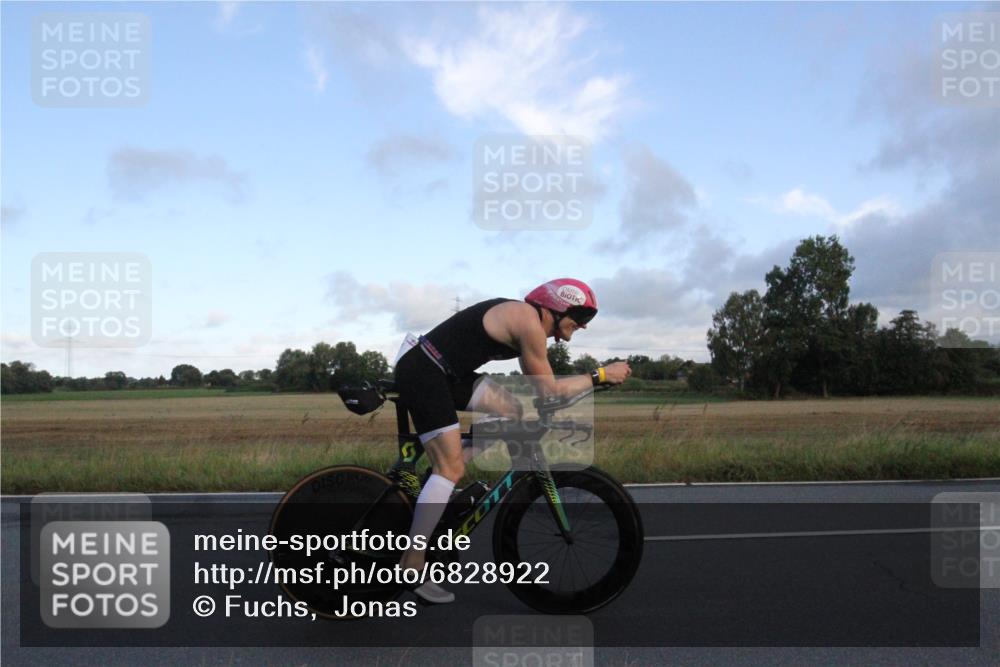 25.08.2024 - Elbe Triathlon Hamburg Fuchs,  Jonas http://msf.ph/oto/6828922 25.08.2024 08:57:18 Radfahren 193, 130, 74, 52, 61 meine-sportfotos.de