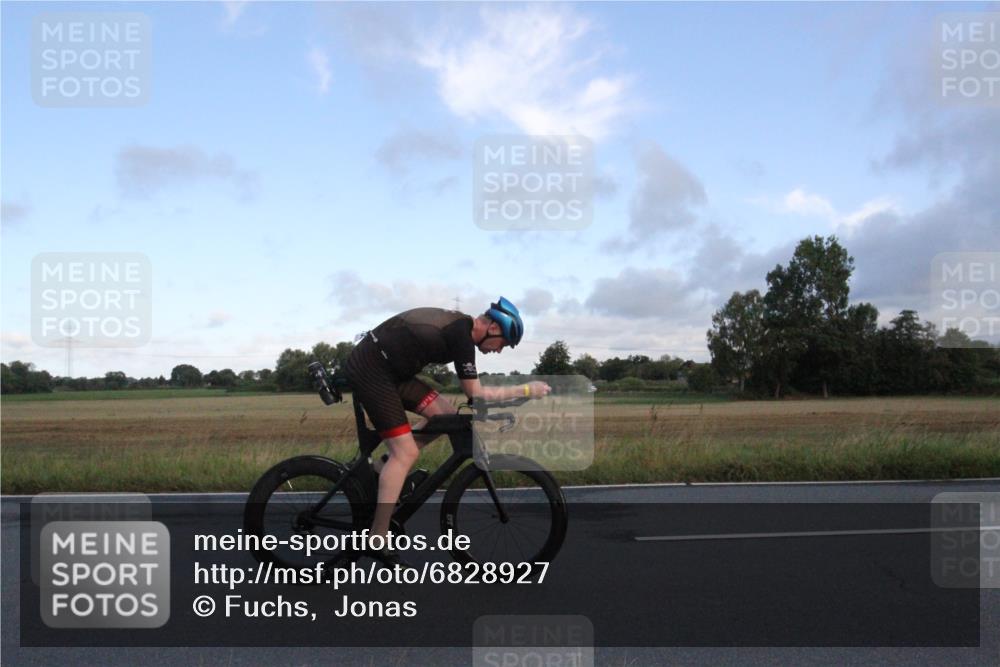 25.08.2024 - Elbe Triathlon Hamburg Fuchs,  Jonas http://msf.ph/oto/6828927 25.08.2024 08:57:20 Radfahren 193, 130, 74, 52, 61 meine-sportfotos.de