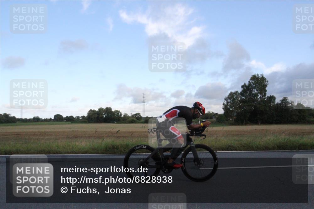 25.08.2024 - Elbe Triathlon Hamburg Fuchs,  Jonas http://msf.ph/oto/6828938 25.08.2024 08:57:37 Radfahren 58, 97, 185, 126 meine-sportfotos.de