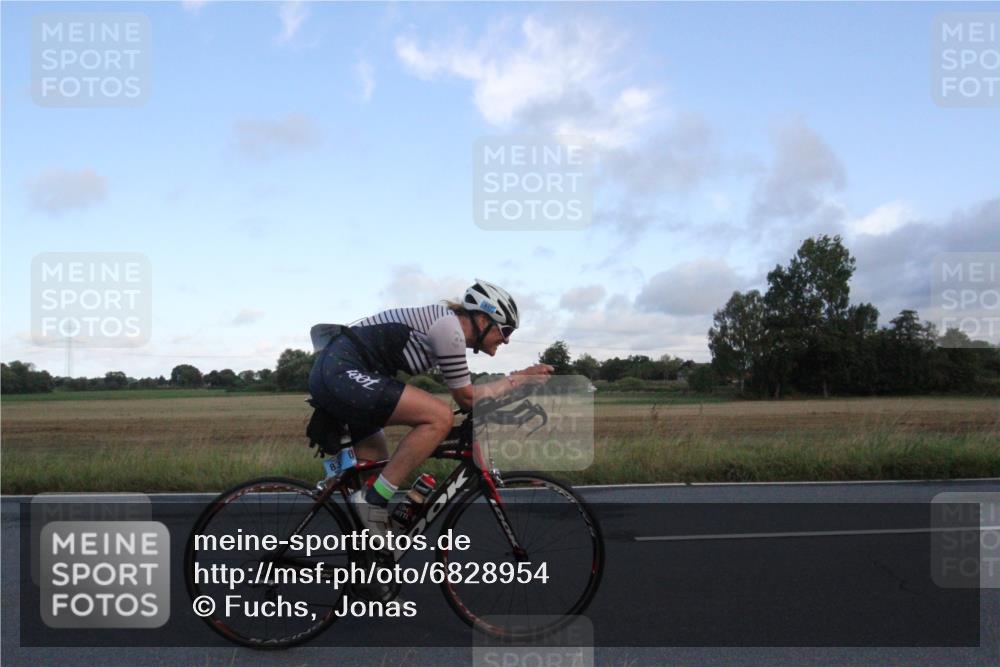 25.08.2024 - Elbe Triathlon Hamburg Fuchs,  Jonas http://msf.ph/oto/6828954 25.08.2024 08:57:45 Radfahren 126, 147 meine-sportfotos.de