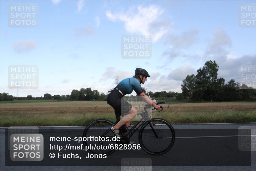 25.08.2024 - Elbe Triathlon Hamburg Fuchs,  Jonas http://msf.ph/oto/6828956 25.08.2024 08:57:54 Radfahren 136, 125, 146, 83 meine-sportfotos.de