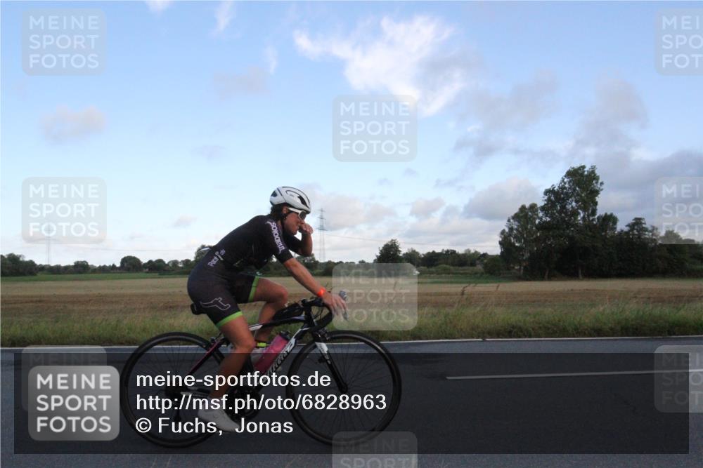 25.08.2024 - Elbe Triathlon Hamburg Fuchs,  Jonas http://msf.ph/oto/6828963 25.08.2024 08:57:56 Radfahren 136, 125, 146, 83 meine-sportfotos.de