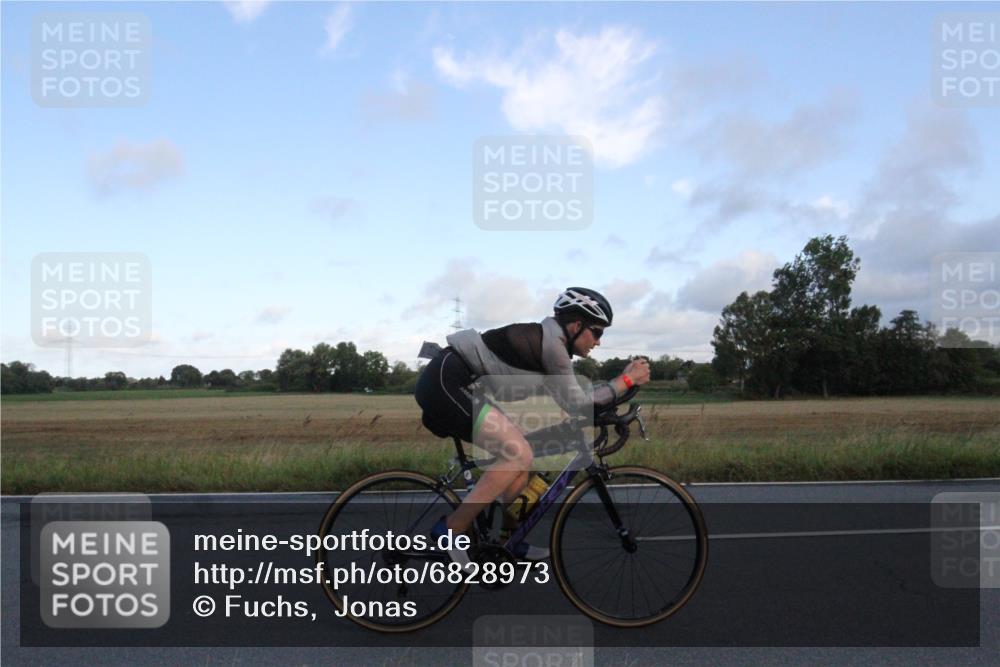 25.08.2024 - Elbe Triathlon Hamburg Fuchs,  Jonas http://msf.ph/oto/6828973 25.08.2024 08:58:05 Radfahren 83, 113, 137 meine-sportfotos.de