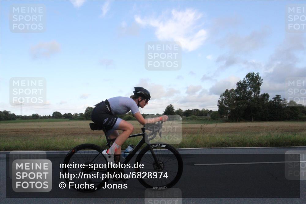 25.08.2024 - Elbe Triathlon Hamburg Fuchs,  Jonas http://msf.ph/oto/6828974 25.08.2024 08:58:08 Radfahren 113, 137, 123 meine-sportfotos.de