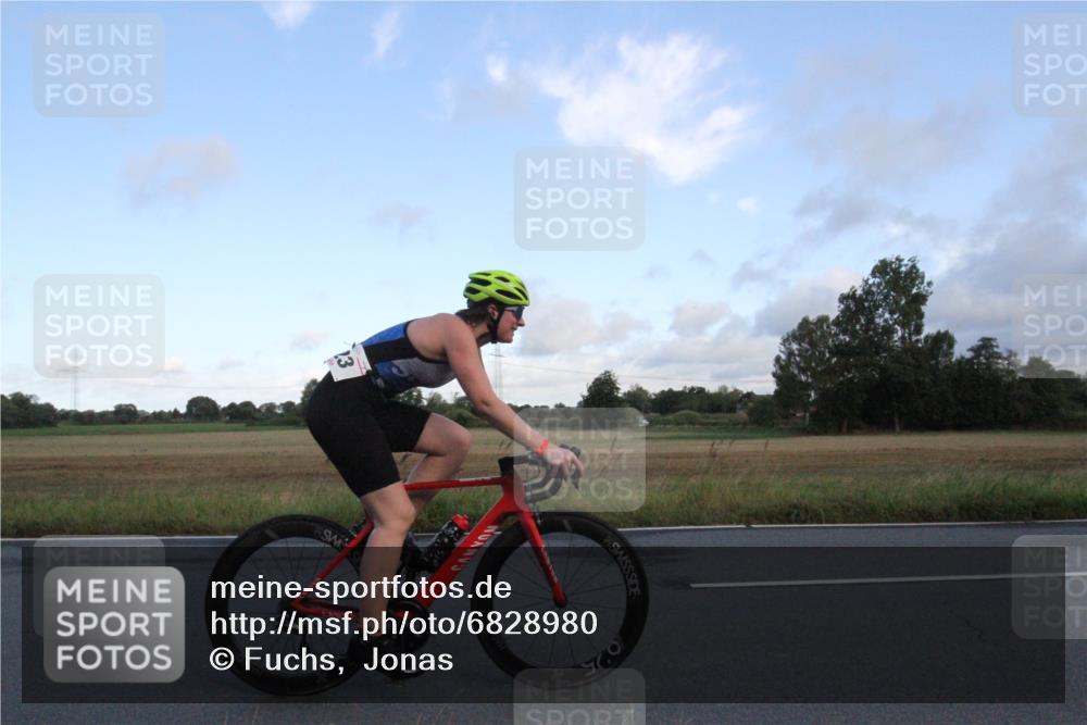 25.08.2024 - Elbe Triathlon Hamburg Fuchs,  Jonas http://msf.ph/oto/6828980 25.08.2024 08:58:13 Radfahren 137, 123, 114, 87 meine-sportfotos.de