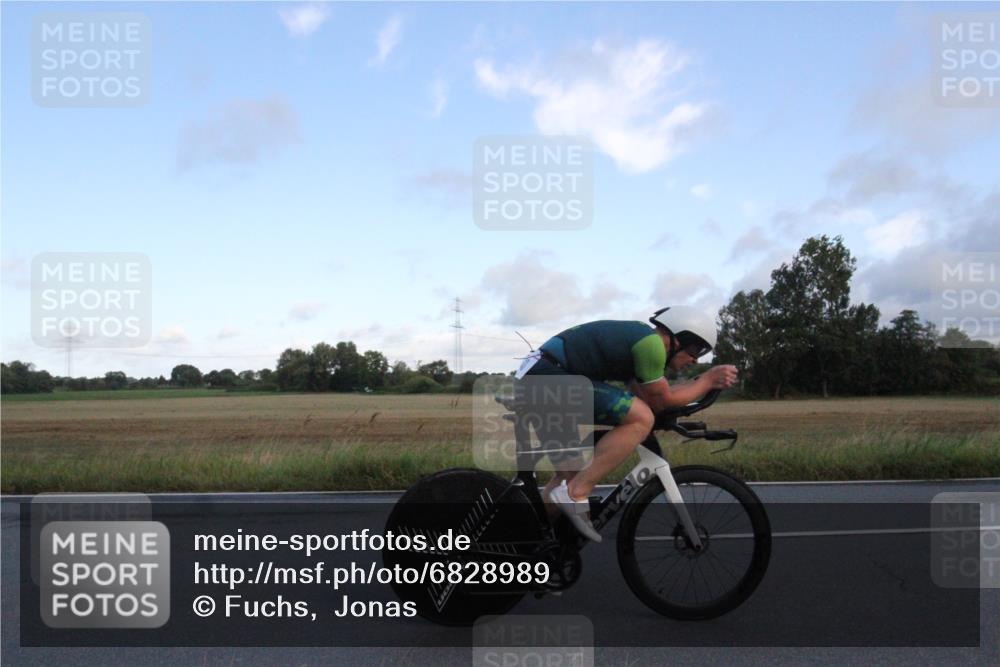 25.08.2024 - Elbe Triathlon Hamburg Fuchs,  Jonas http://msf.ph/oto/6828989 25.08.2024 08:58:29 Radfahren 43, 69 meine-sportfotos.de