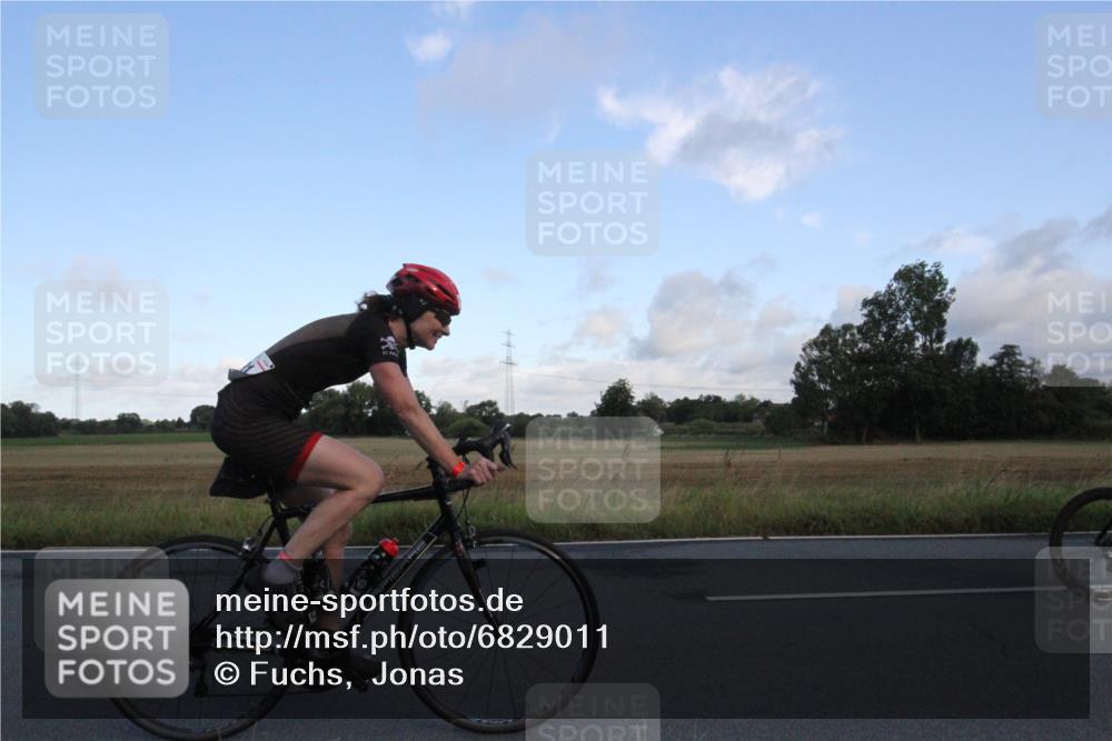 25.08.2024 - Elbe Triathlon Hamburg Fuchs,  Jonas http://msf.ph/oto/6829011 25.08.2024 08:59:09 Radfahren 143, 181, 55 meine-sportfotos.de