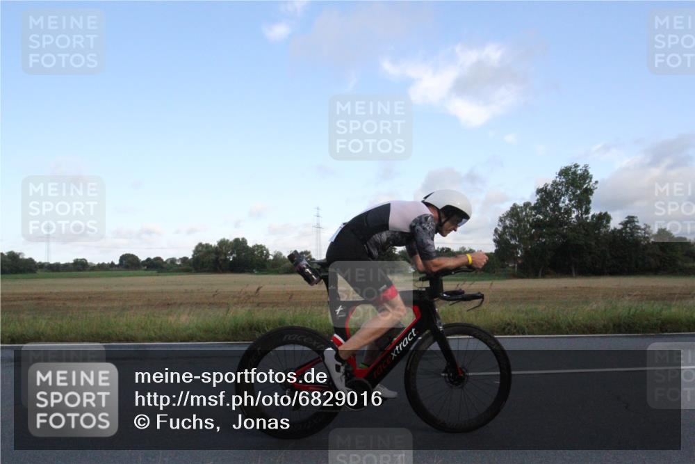 25.08.2024 - Elbe Triathlon Hamburg Fuchs,  Jonas http://msf.ph/oto/6829016 25.08.2024 08:59:15 Radfahren 181, 55 meine-sportfotos.de