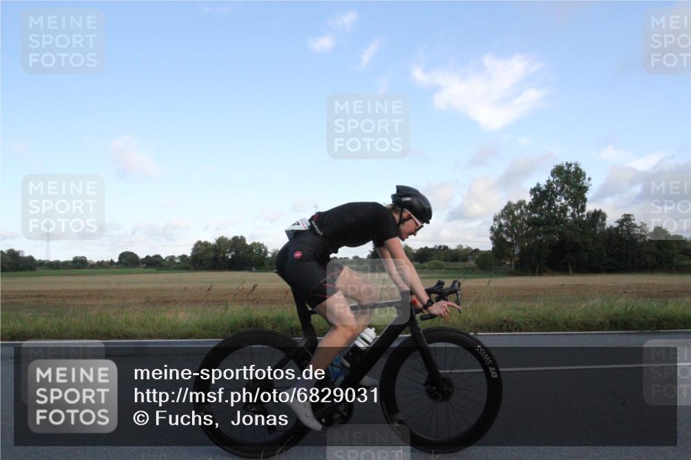25.08.2024 - Elbe Triathlon Hamburg Fuchs,  Jonas http://msf.ph/oto/6829031 25.08.2024 08:59:51 Radfahren 133, 90 meine-sportfotos.de