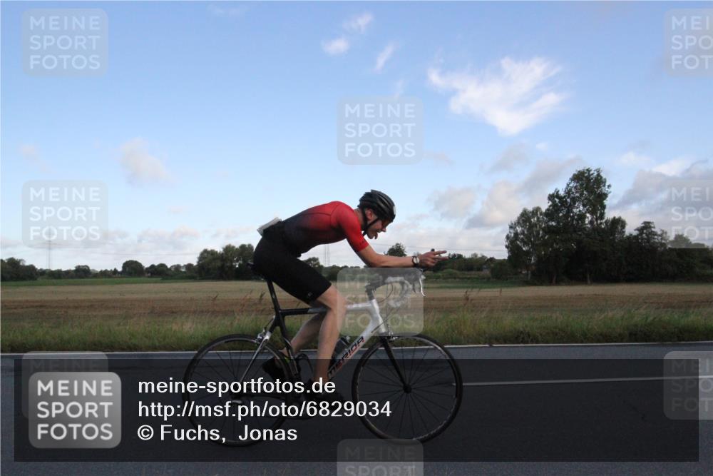 25.08.2024 - Elbe Triathlon Hamburg Fuchs,  Jonas http://msf.ph/oto/6829034 25.08.2024 08:59:54 Radfahren 133, 90 meine-sportfotos.de