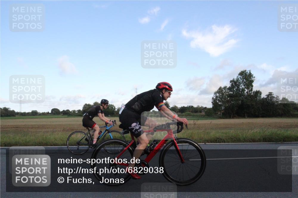 25.08.2024 - Elbe Triathlon Hamburg Fuchs,  Jonas http://msf.ph/oto/6829038 25.08.2024 09:00:02 Radfahren 177 meine-sportfotos.de
