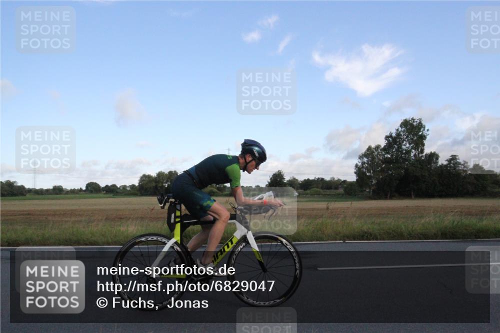 25.08.2024 - Elbe Triathlon Hamburg Fuchs,  Jonas http://msf.ph/oto/6829047 25.08.2024 09:00:14 Radfahren 70, 127, 98 meine-sportfotos.de