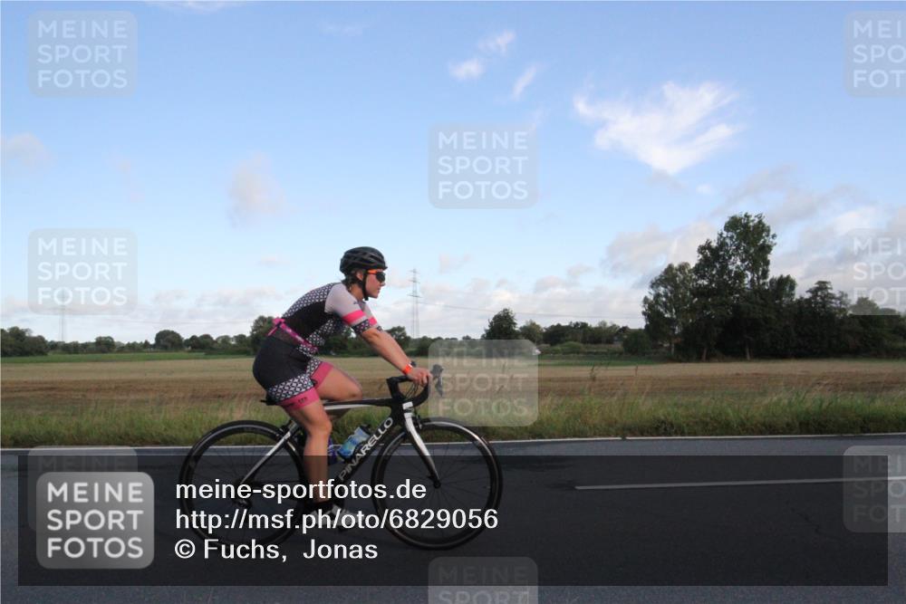 25.08.2024 - Elbe Triathlon Hamburg Fuchs,  Jonas http://msf.ph/oto/6829056 25.08.2024 09:00:21 Radfahren 127, 98, 108 meine-sportfotos.de