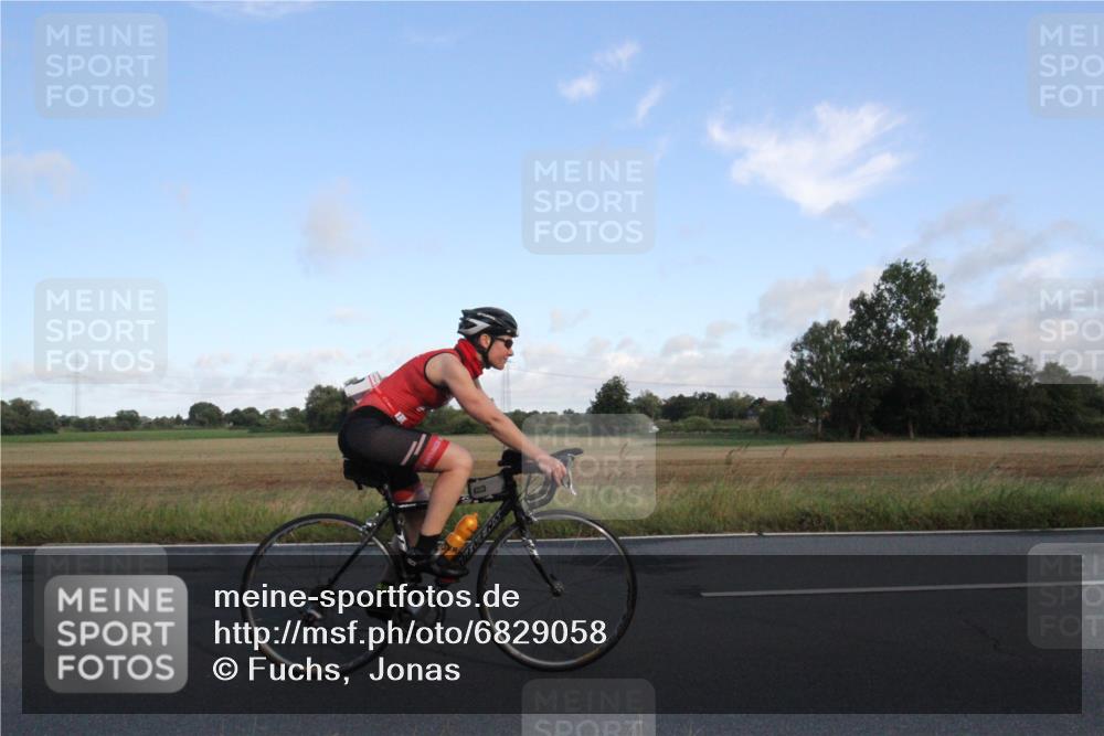 25.08.2024 - Elbe Triathlon Hamburg Fuchs,  Jonas http://msf.ph/oto/6829058 25.08.2024 09:00:27 Radfahren 108, 119, 88 meine-sportfotos.de