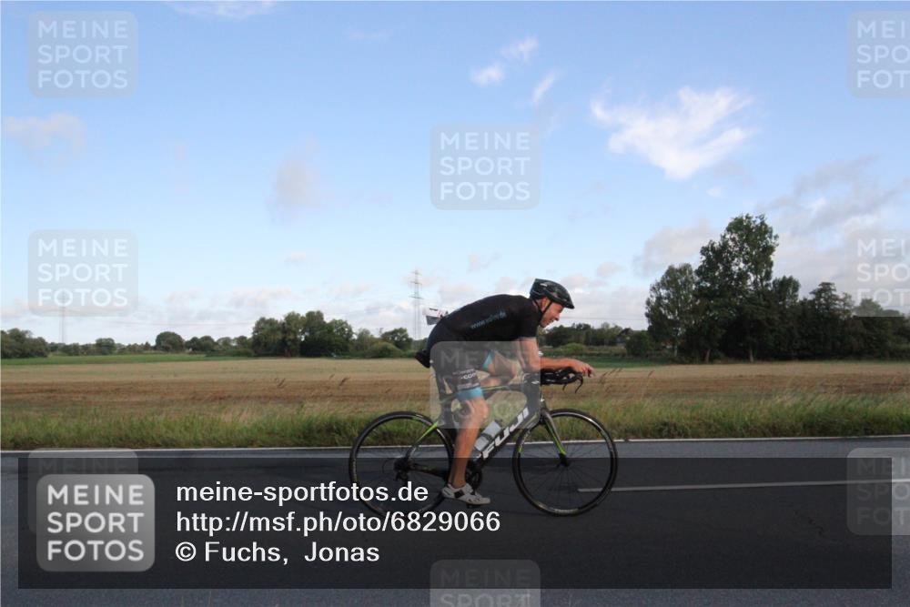 25.08.2024 - Elbe Triathlon Hamburg Fuchs,  Jonas http://msf.ph/oto/6829066 25.08.2024 09:00:35 Radfahren 88, 163, 118, 63 meine-sportfotos.de