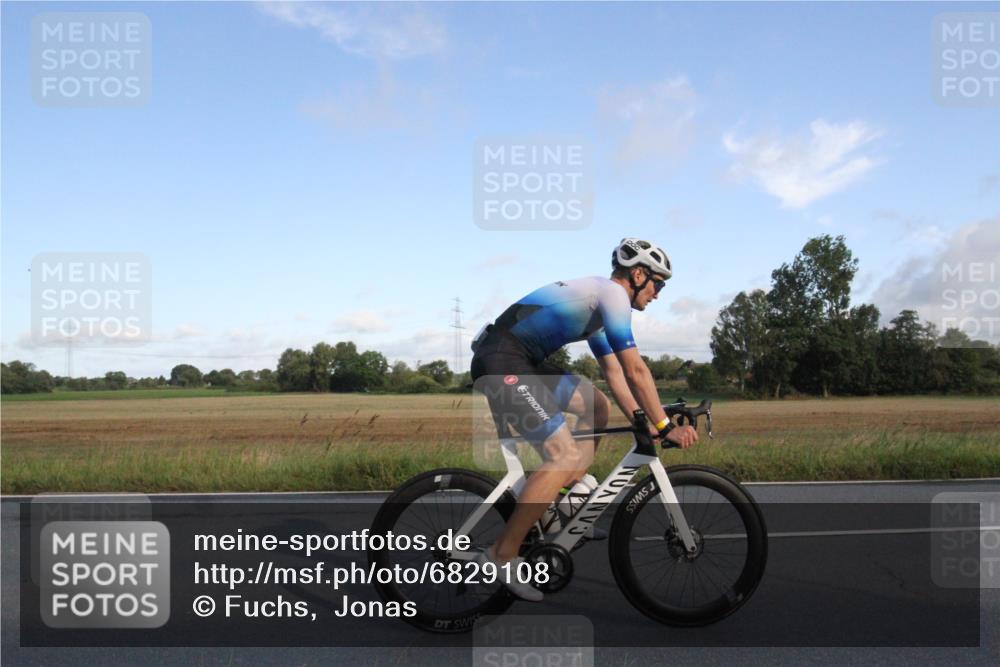 25.08.2024 - Elbe Triathlon Hamburg Fuchs,  Jonas http://msf.ph/oto/6829108 25.08.2024 09:01:44 Radfahren 67, 66, 59 meine-sportfotos.de