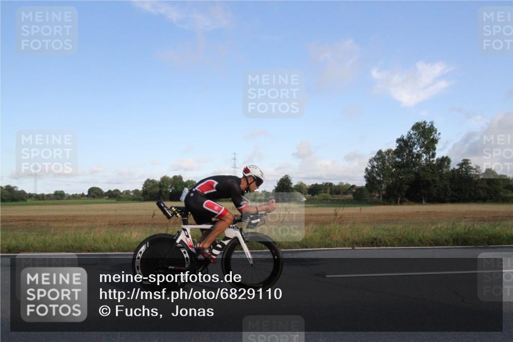 25.08.2024 - Elbe Triathlon Hamburg Fuchs,  Jonas http://msf.ph/oto/6829110 25.08.2024 09:01:44 Radfahren 67, 66, 59 meine-sportfotos.de