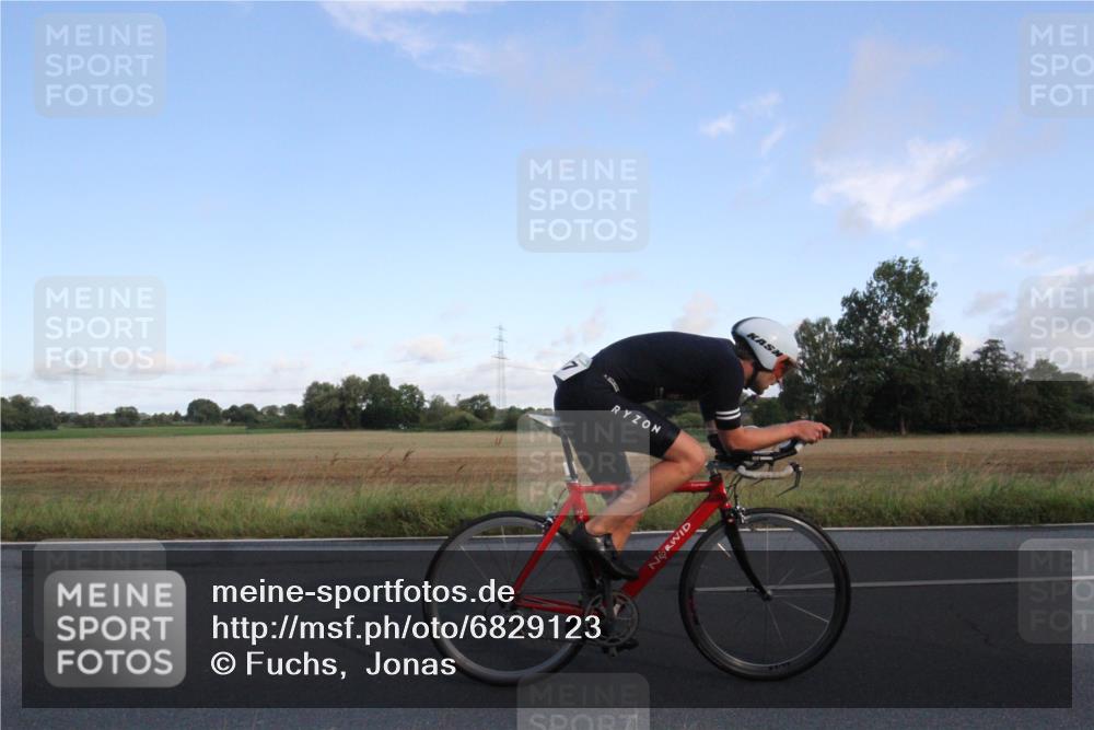 25.08.2024 - Elbe Triathlon Hamburg Fuchs,  Jonas http://msf.ph/oto/6829123 25.08.2024 09:02:04 Radfahren 330, 207 meine-sportfotos.de
