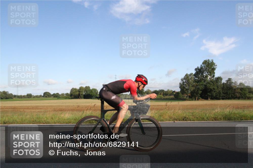 25.08.2024 - Elbe Triathlon Hamburg Fuchs,  Jonas http://msf.ph/oto/6829141 25.08.2024 09:03:15 Radfahren 82 meine-sportfotos.de