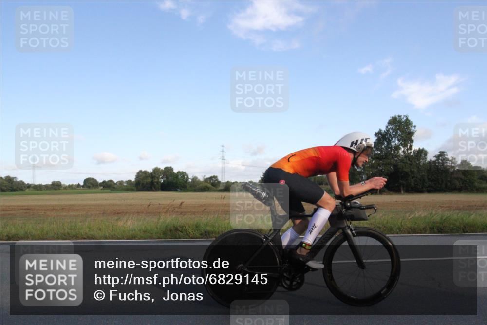 25.08.2024 - Elbe Triathlon Hamburg Fuchs,  Jonas http://msf.ph/oto/6829145 25.08.2024 09:03:33 Radfahren 68, 78 meine-sportfotos.de