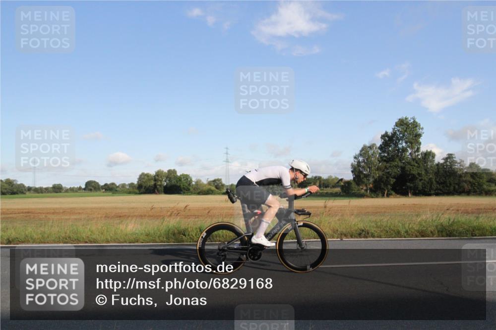 25.08.2024 - Elbe Triathlon Hamburg Fuchs,  Jonas http://msf.ph/oto/6829168 25.08.2024 09:03:56 Radfahren 257, 93 meine-sportfotos.de