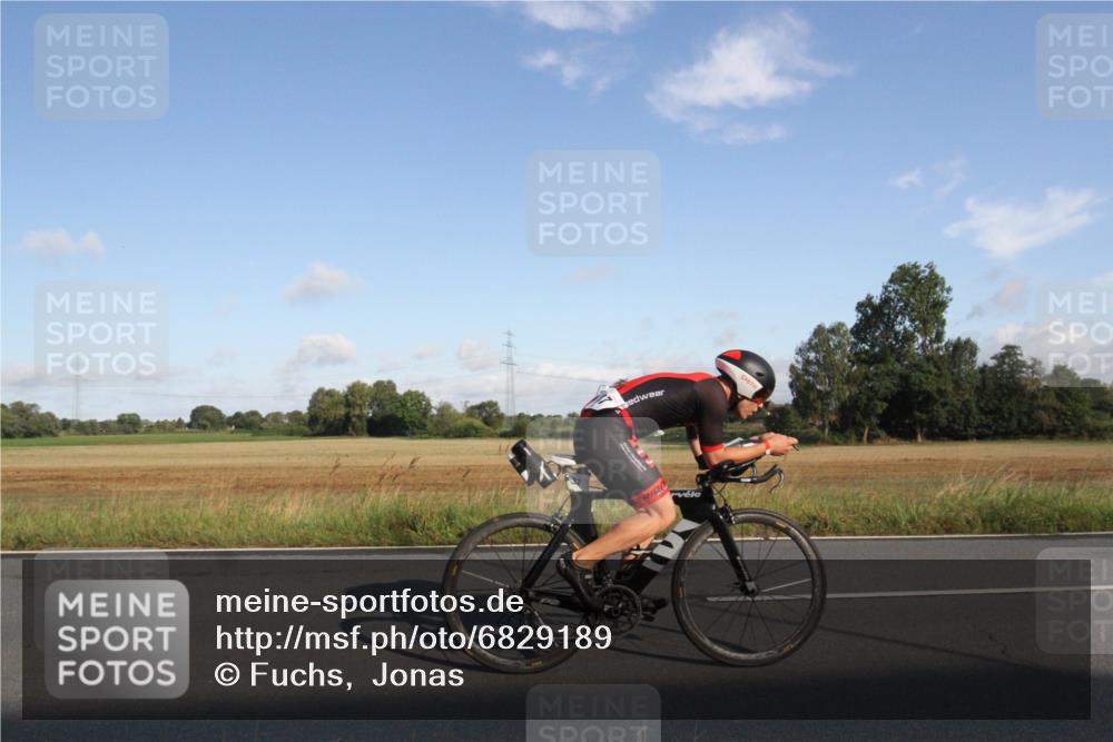25.08.2024 - Elbe Triathlon Hamburg Fuchs,  Jonas http://msf.ph/oto/6829189 25.08.2024 09:04:47 Radfahren 187 meine-sportfotos.de