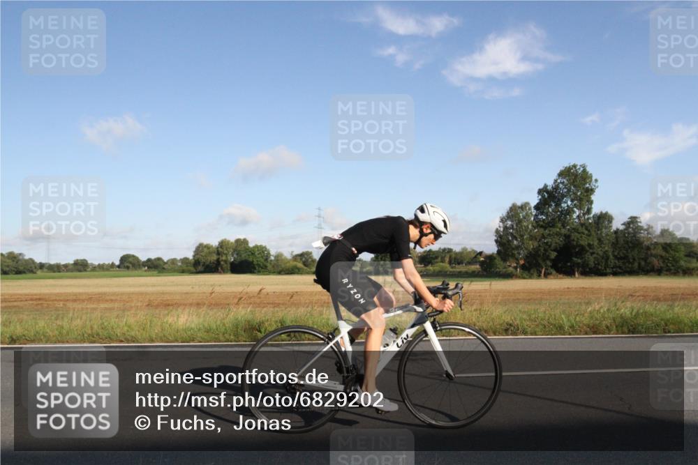 25.08.2024 - Elbe Triathlon Hamburg Fuchs,  Jonas http://msf.ph/oto/6829202 25.08.2024 09:05:28 Radfahren 109, 242 meine-sportfotos.de