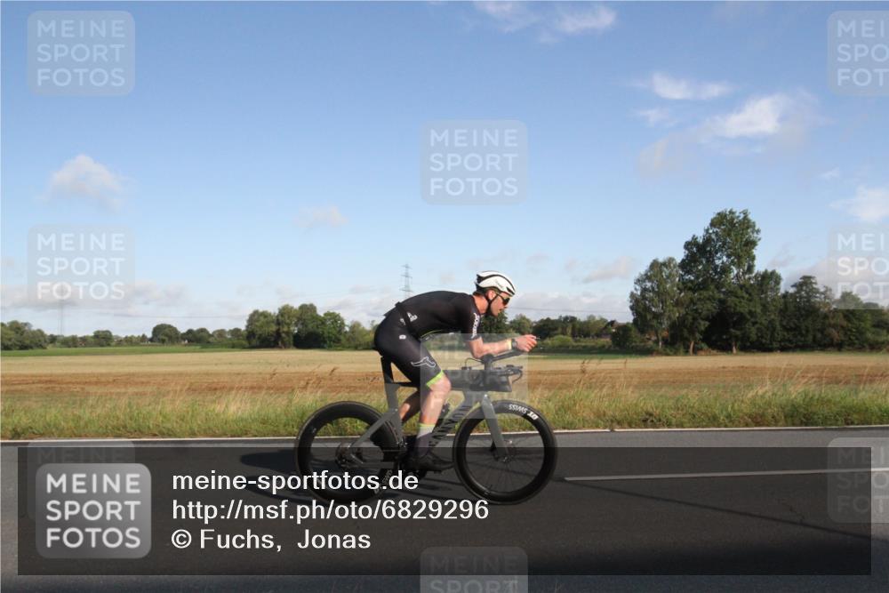 25.08.2024 - Elbe Triathlon Hamburg Fuchs,  Jonas http://msf.ph/oto/6829296 25.08.2024 09:07:45 Radfahren 37, 39, 89, 188, 197 meine-sportfotos.de