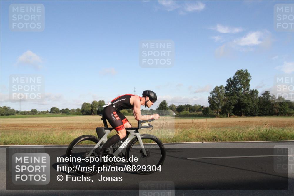 25.08.2024 - Elbe Triathlon Hamburg Fuchs,  Jonas http://msf.ph/oto/6829304 25.08.2024 09:07:48 Radfahren 39, 89, 188, 197, 81 meine-sportfotos.de