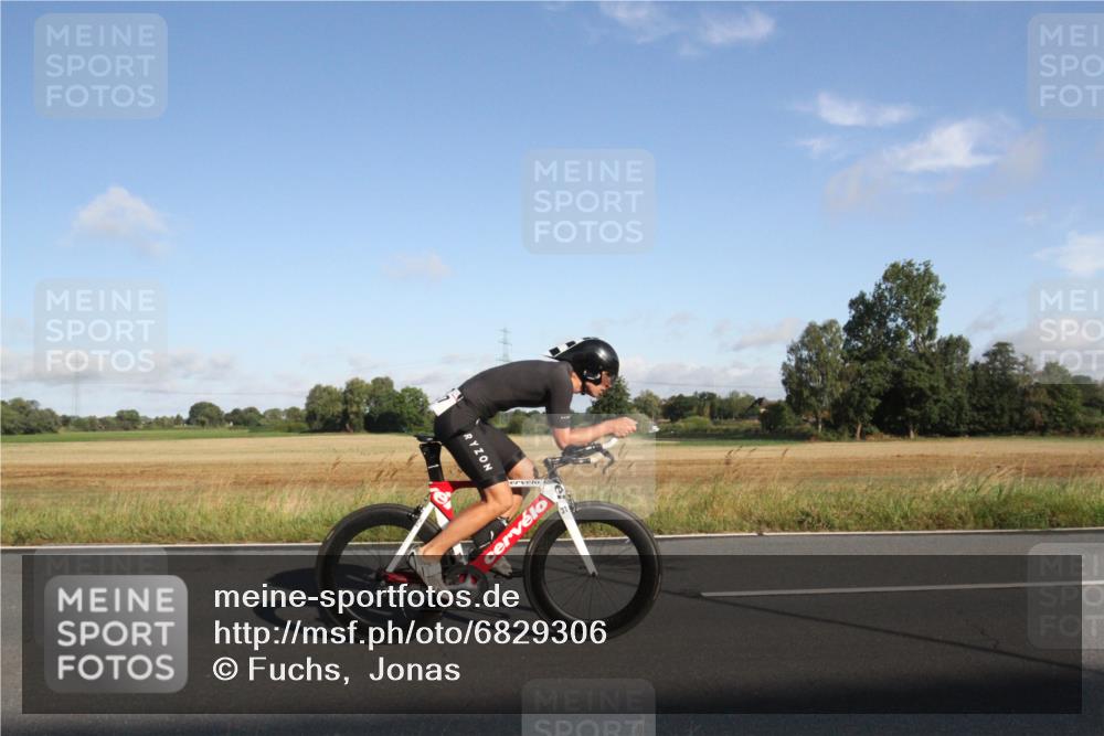 25.08.2024 - Elbe Triathlon Hamburg Fuchs,  Jonas http://msf.ph/oto/6829306 25.08.2024 09:07:51 Radfahren 39, 89, 188, 197, 81, 294, 92 meine-sportfotos.de