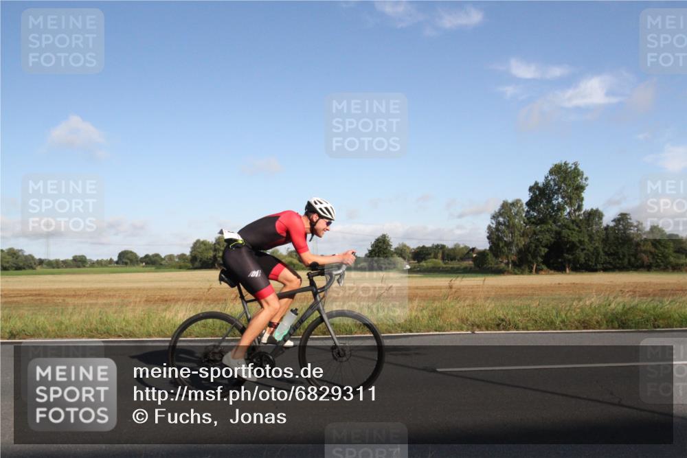 25.08.2024 - Elbe Triathlon Hamburg Fuchs,  Jonas http://msf.ph/oto/6829311 25.08.2024 09:07:52 Radfahren 89, 188, 197, 81, 294, 92 meine-sportfotos.de