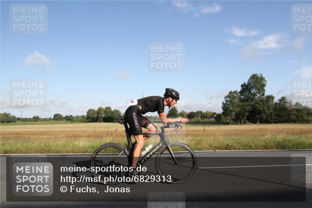 25.08.2024 - Elbe Triathlon Hamburg Fuchs,  Jonas http://msf.ph/oto/6829313 25.08.2024 09:07:55 Radfahren 197, 81, 294, 92, 169 meine-sportfotos.de