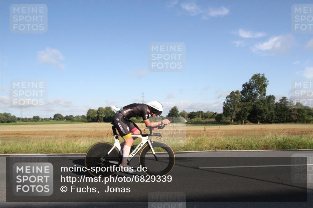 25.08.2024 - Elbe Triathlon Hamburg Fuchs,  Jonas http://msf.ph/oto/6829339 25.08.2024 09:08:11 Radfahren 34, 167, 274, 204, 275, 236 meine-sportfotos.de