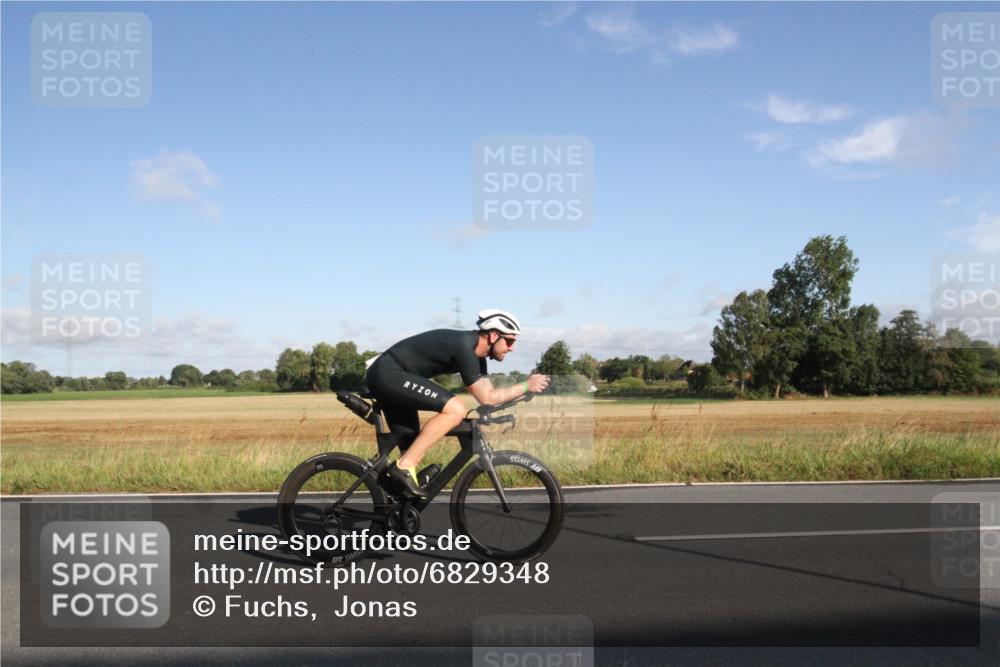 25.08.2024 - Elbe Triathlon Hamburg Fuchs,  Jonas http://msf.ph/oto/6829348 25.08.2024 09:08:16 Radfahren 167, 274, 204, 275, 236, 42, 153 meine-sportfotos.de