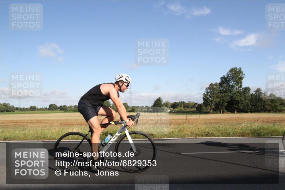 25.08.2024 - Elbe Triathlon Hamburg Fuchs,  Jonas http://msf.ph/oto/6829353 25.08.2024 09:08:16 Radfahren 167, 274, 204, 275, 236, 42, 153 meine-sportfotos.de