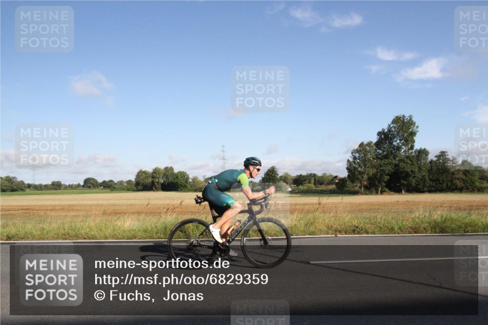 25.08.2024 - Elbe Triathlon Hamburg Fuchs,  Jonas http://msf.ph/oto/6829359 25.08.2024 09:08:20 Radfahren 204, 275, 236, 42, 153, 120 meine-sportfotos.de