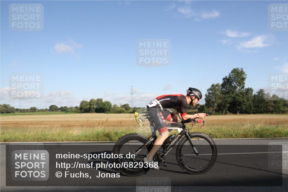 25.08.2024 - Elbe Triathlon Hamburg Fuchs,  Jonas http://msf.ph/oto/6829368 25.08.2024 09:08:34 Radfahren 184, 174, 75 meine-sportfotos.de