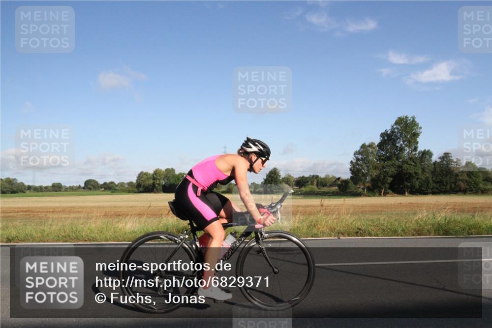 25.08.2024 - Elbe Triathlon Hamburg Fuchs,  Jonas http://msf.ph/oto/6829371 25.08.2024 09:08:37 Radfahren 184, 174, 75, 117 meine-sportfotos.de