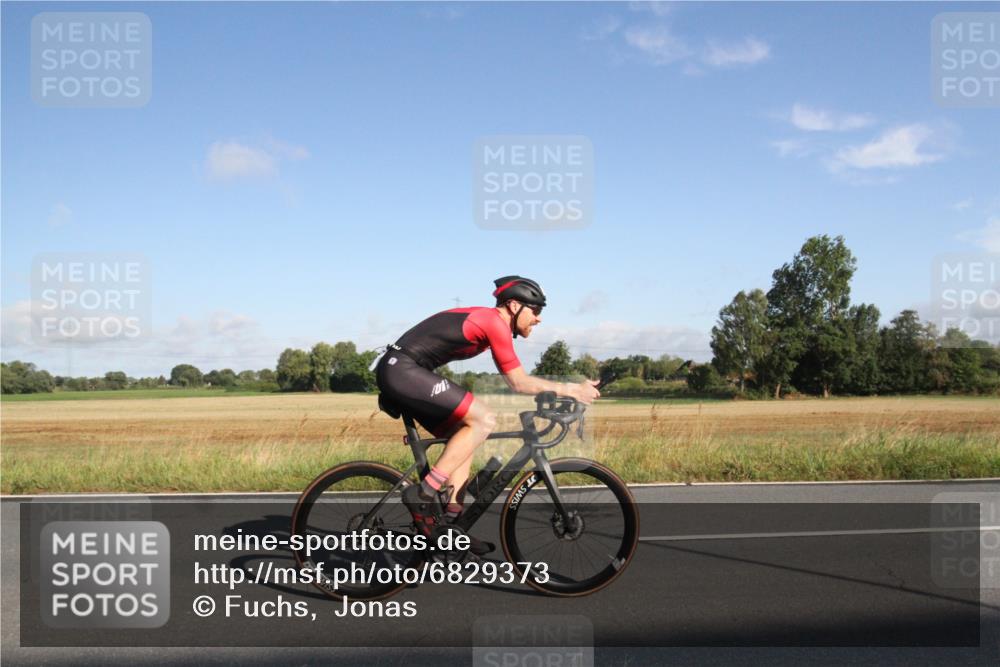 25.08.2024 - Elbe Triathlon Hamburg Fuchs,  Jonas http://msf.ph/oto/6829373 25.08.2024 09:08:40 Radfahren 184, 174, 75, 117, 91, 211 meine-sportfotos.de
