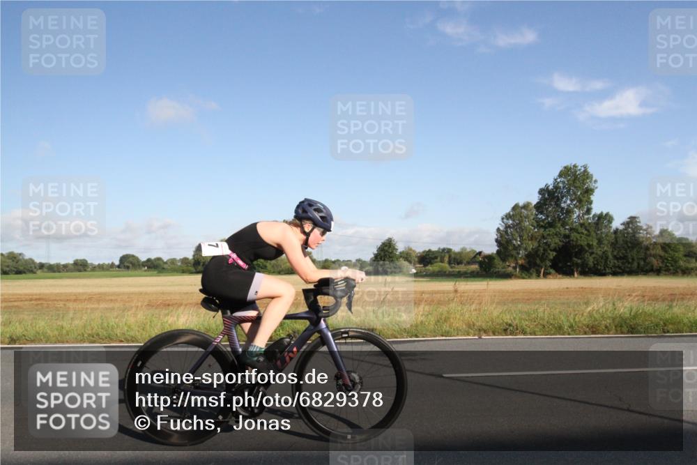 25.08.2024 - Elbe Triathlon Hamburg Fuchs,  Jonas http://msf.ph/oto/6829378 25.08.2024 09:08:41 Radfahren 174, 75, 117, 91, 211 meine-sportfotos.de