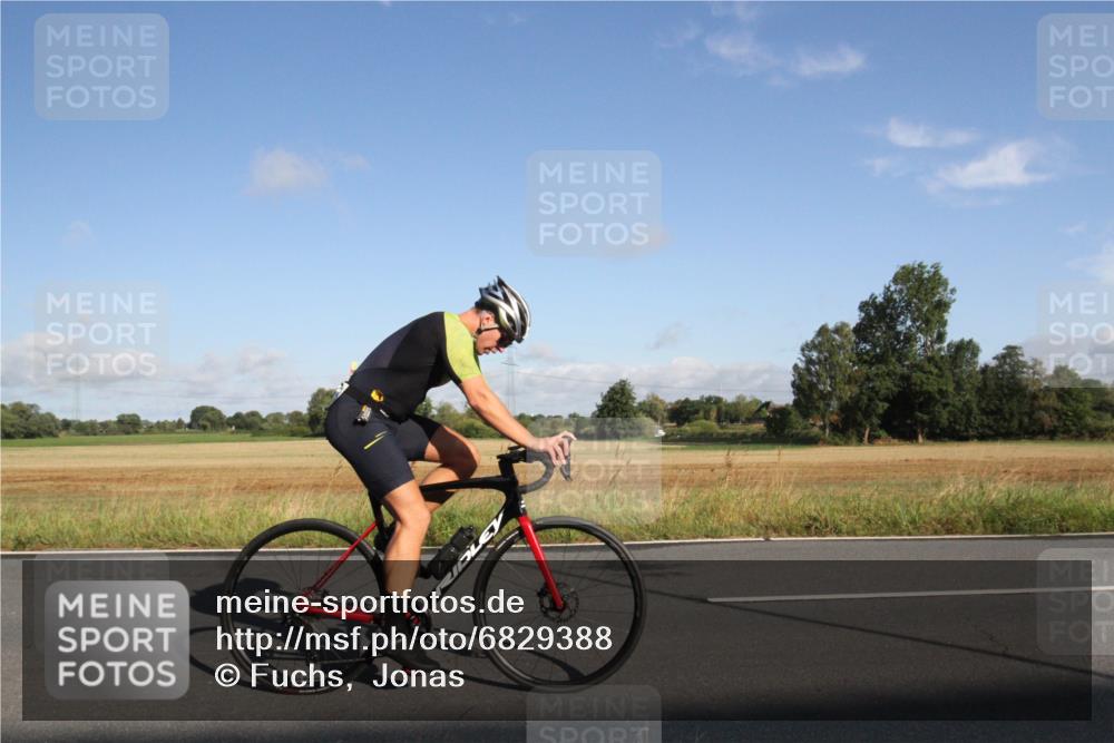 25.08.2024 - Elbe Triathlon Hamburg Fuchs,  Jonas http://msf.ph/oto/6829388 25.08.2024 09:08:45 Radfahren 75, 117, 91, 211, 205, 266, 179 meine-sportfotos.de