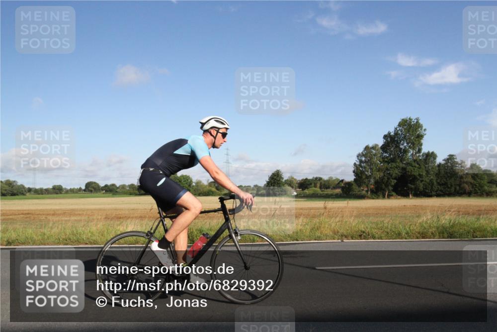 25.08.2024 - Elbe Triathlon Hamburg Fuchs,  Jonas http://msf.ph/oto/6829392 25.08.2024 09:08:48 Radfahren 117, 91, 211, 205, 266, 179, 208, 110 meine-sportfotos.de